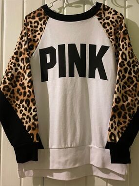 VS. Pink leopard print sweatshirt oversized X-small NWOT